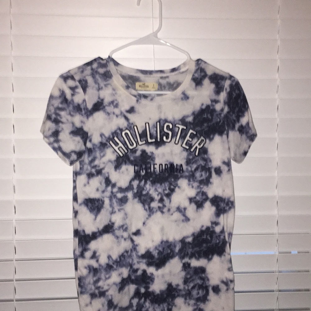 Hollister tee